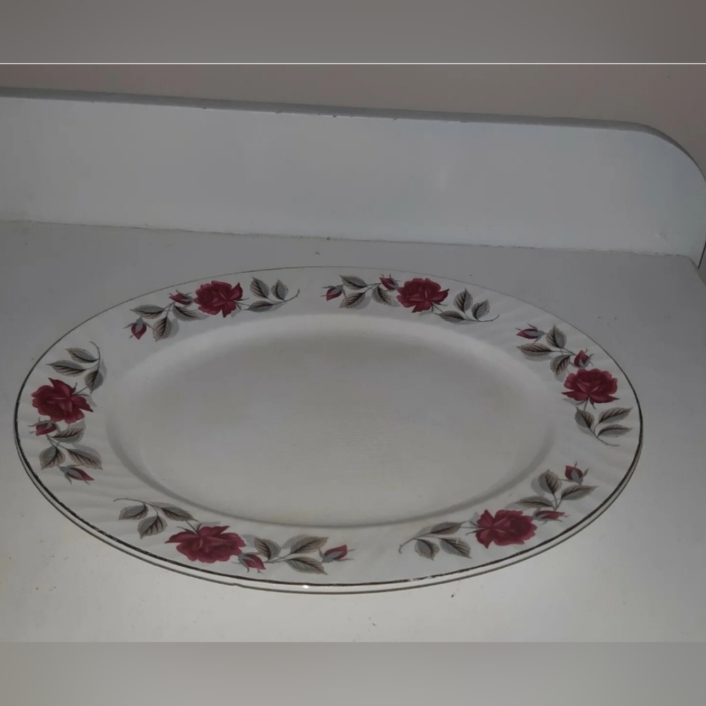 Vintage  Roselyn Barrat's Delphatic  White tableware england Regd.No BY66897